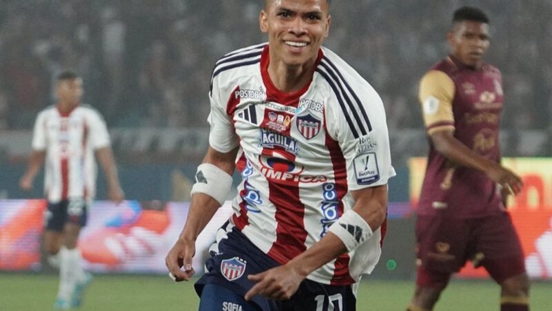 Grêmio encaminha a contratação de atacante colombiano