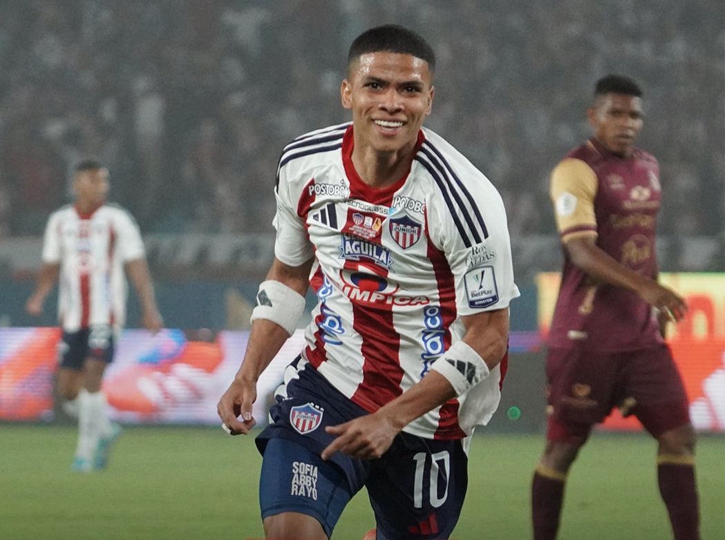 Grêmio encaminha a contratação de atacante colombiano