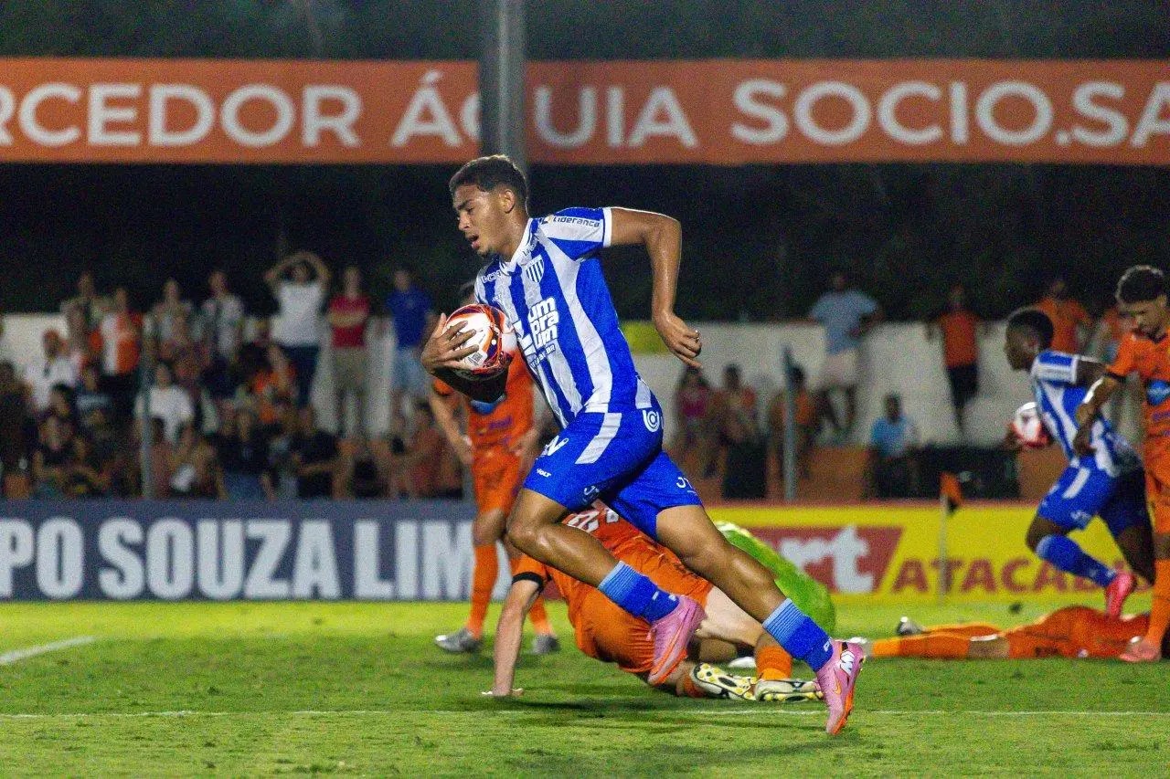 Cinco atletas estrearam pelo Avaí contra o Santa Catarina: “Escolhemos as melhores opções”