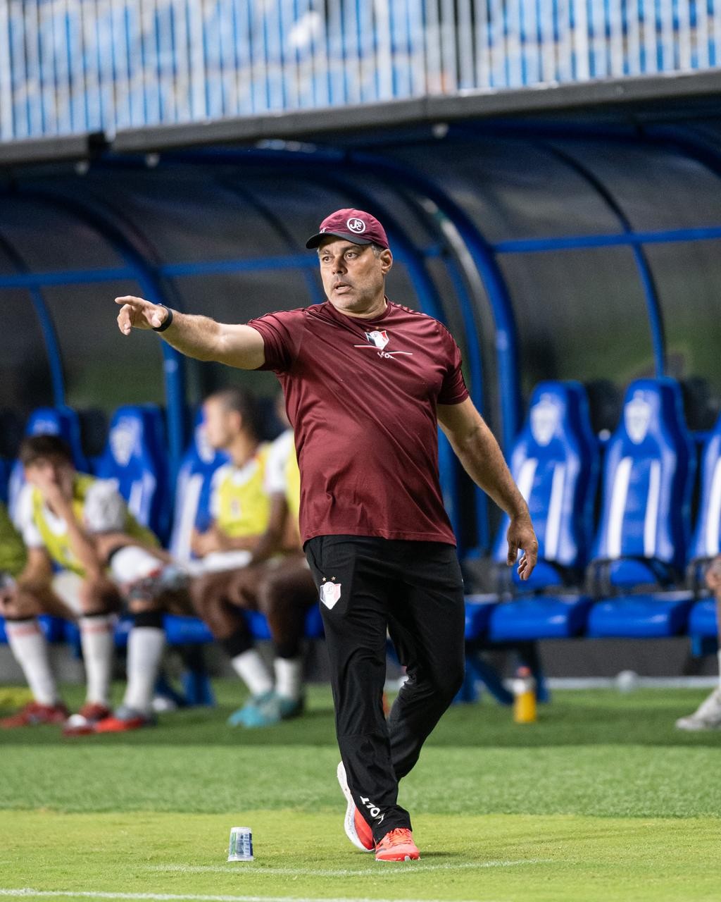 Técnico Leandro Sena é demitido do Joinville após sequência negativa