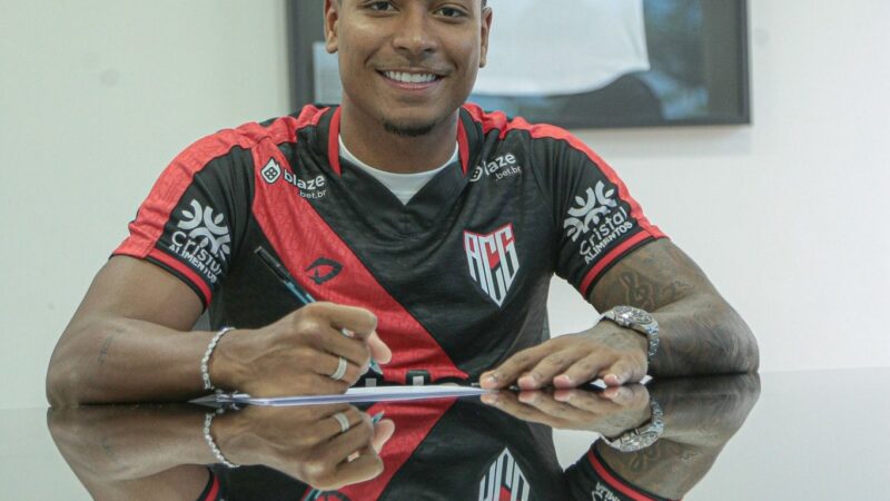 Atlético-GO anuncia contratação do meia Matheus Índio