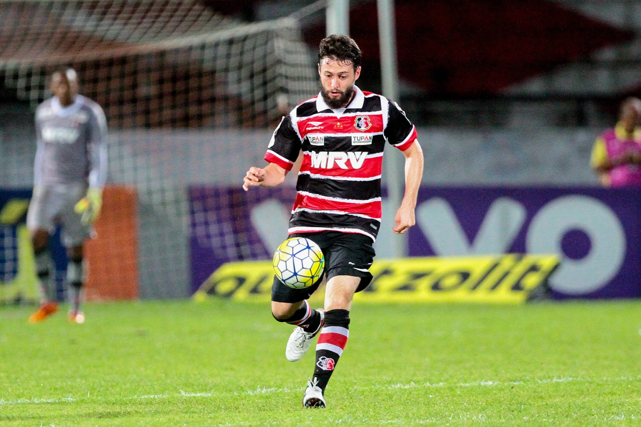 Ídolo do Santa Cruz e ex-Botafogo e Inter, meia João Paulo anuncia aposentadoria