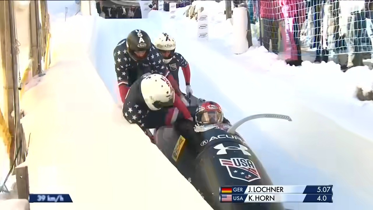 Equipe americana de bobsled comete erro bizarro e sofre acidente em Copa; assista