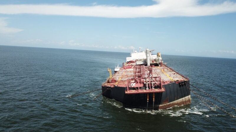 EUA tentam apreender navio petroleiro ligado à Venezuela após perseguição no Atlântico