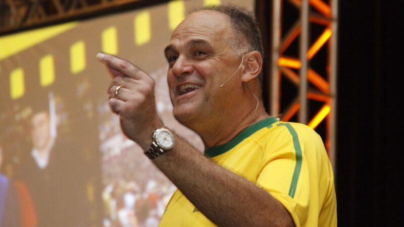 Oscar Schmidt e campeões olímpicos da vela e vôlei de praia entram no Hall da Fama do COB