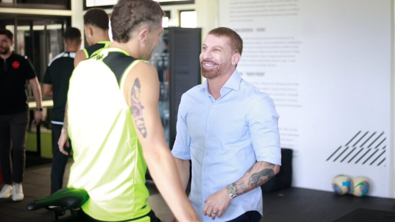 Pedrinho diz: “Se o Vegetti recebeu uma proposta e quer sair do Vasco, ele tem que assumir”