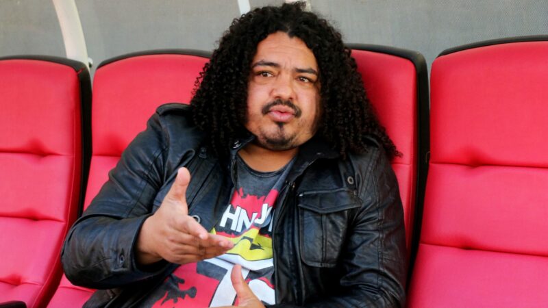 Campeão do mundo pelo Inter, Perdigão é agredido por policiais após jogo no Paraná; veja vídeo