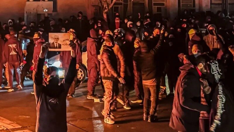 Sobe para 648 número de mortos em protestos contra o governo Khamenei no Irã