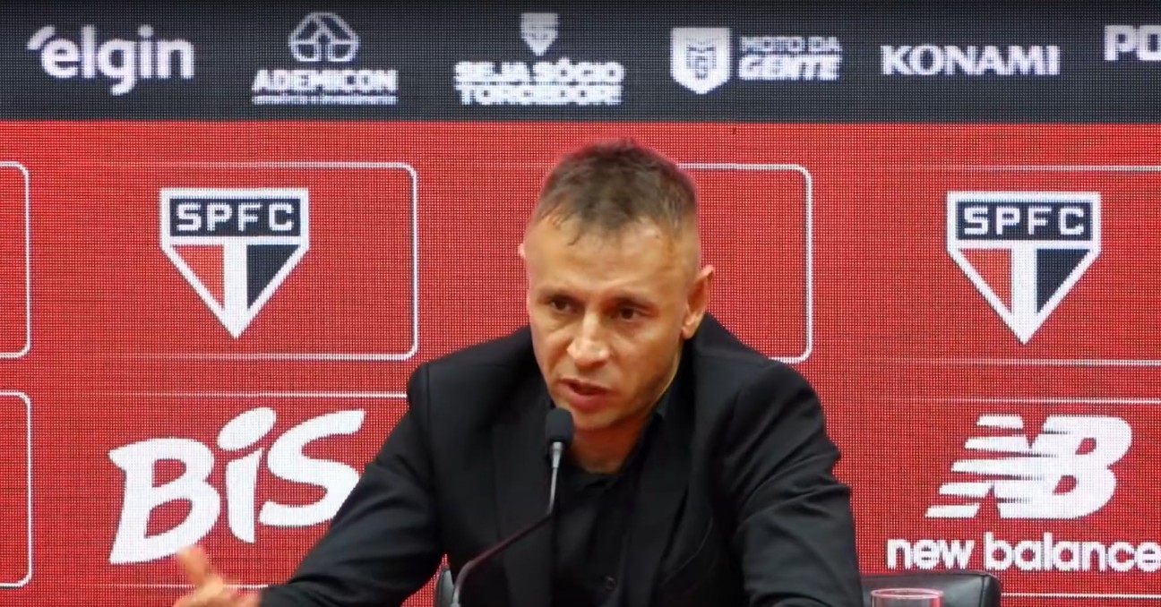 Rafinha explica função e cobra mudança de postura no São Paulo: “Problema não pode ser muleta”