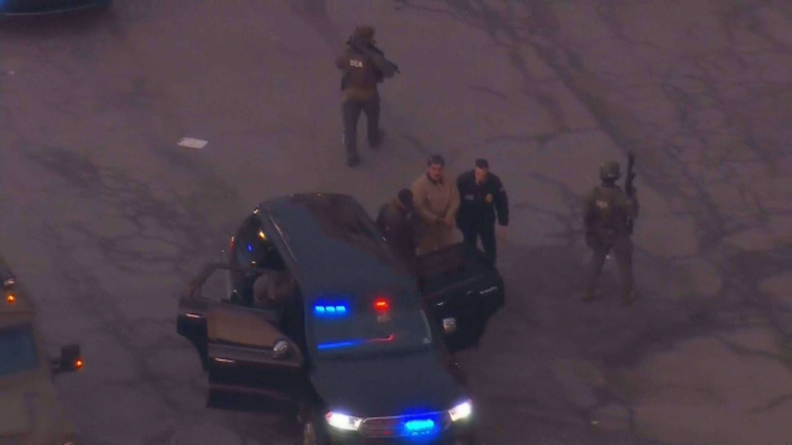 Imagens mostram Nicolás Maduro sendo transferido antes de prestar depoimento; VEJA