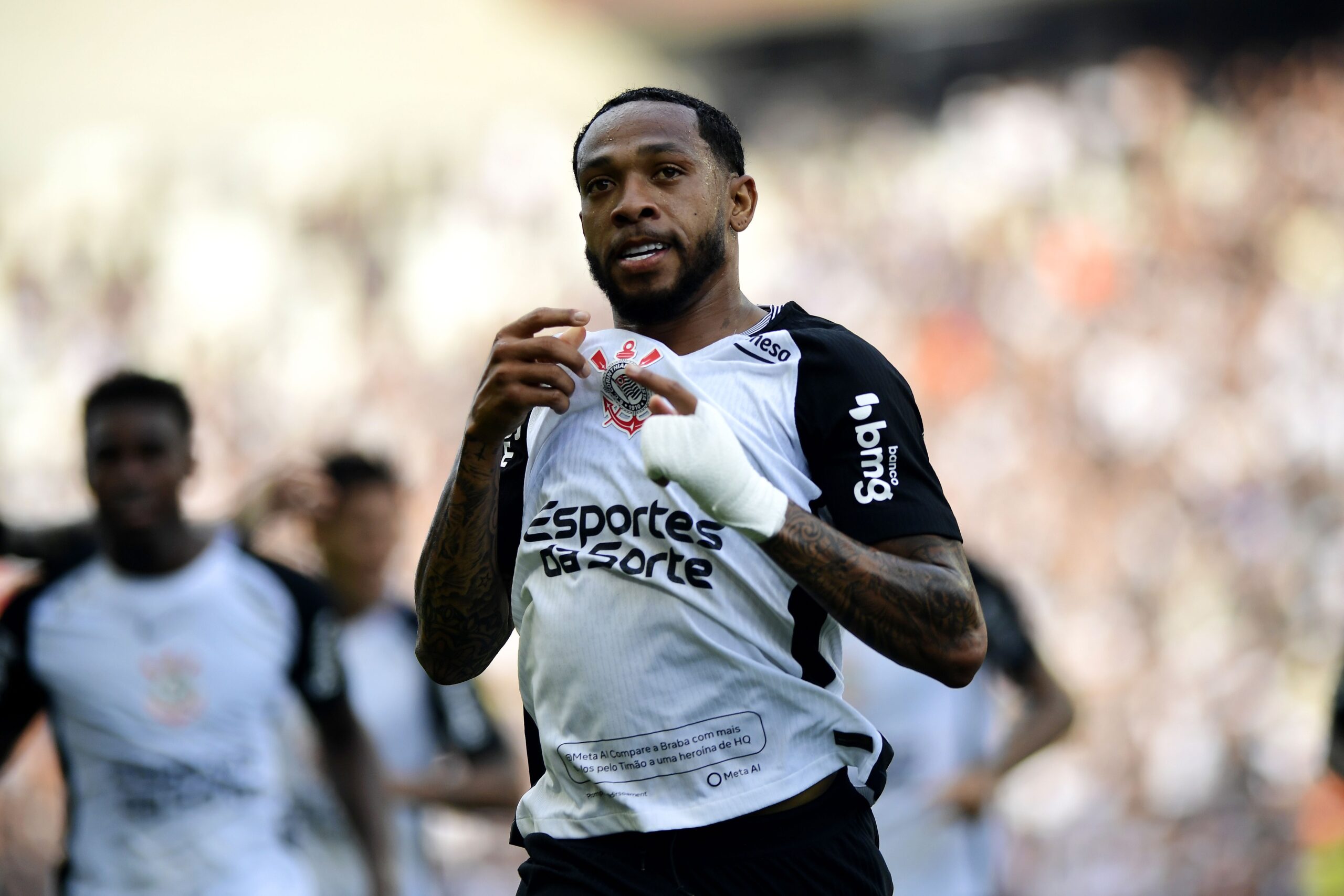 José Martínez resolve questões na Venezuela e espera voltar ao Corinthians até o fim da semana