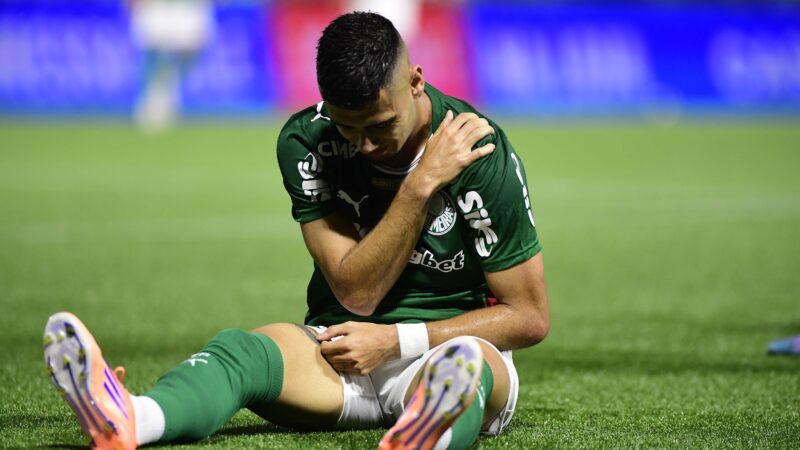 Andreas Pereira é diagnosticado com trauma no ombro e deve desfalcar Palmeiras por um mês