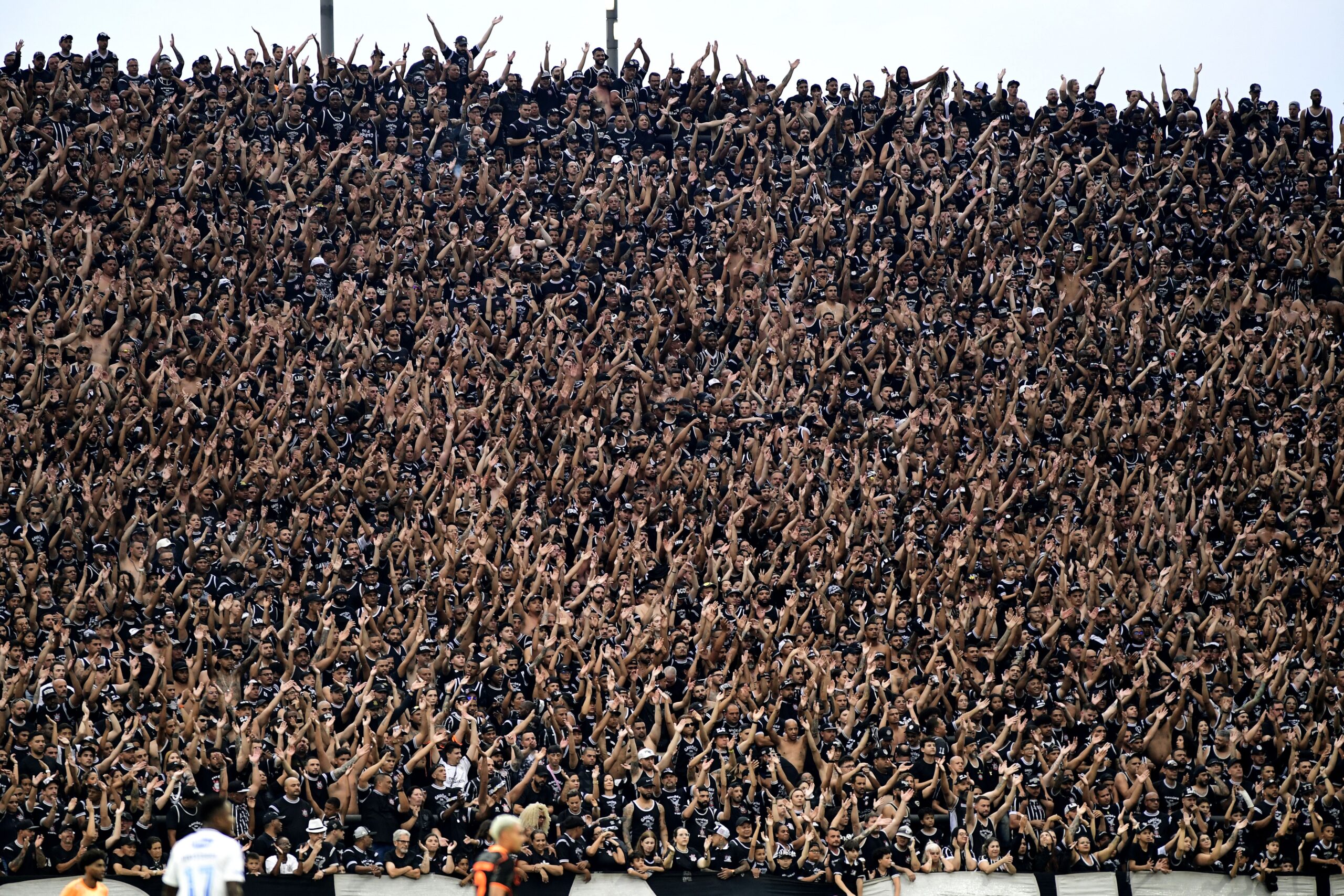 Corinthians reverte punição, mas é multado pelo STJD e terá de ceder porcentagem da bilheteria