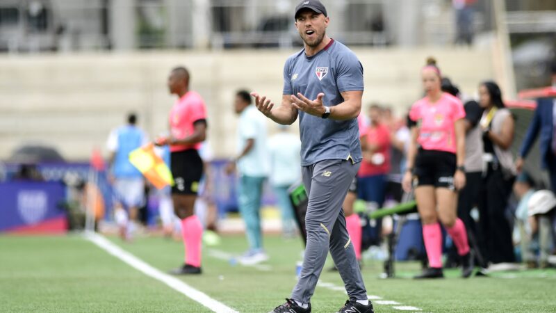 Como técnico multicampeão com sub-20 fará transição para o profissional do São Paulo