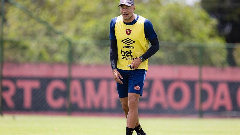Roger promete futebol ofensivo no Sport, com a característica do clube, e pede apoio da torcida