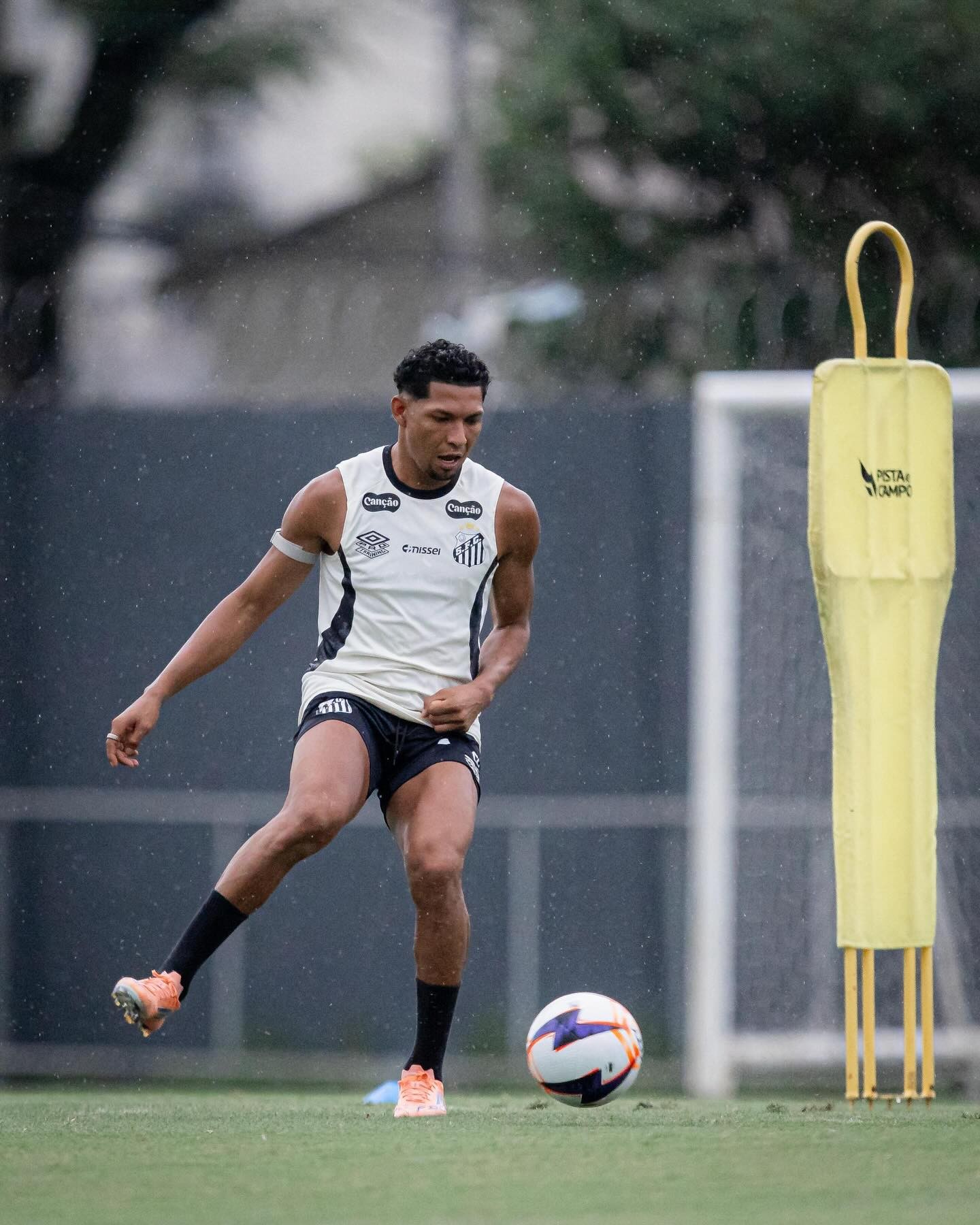 Escalação do Santos: Rony fica à disposição para clássico; Neymar faz treino com time