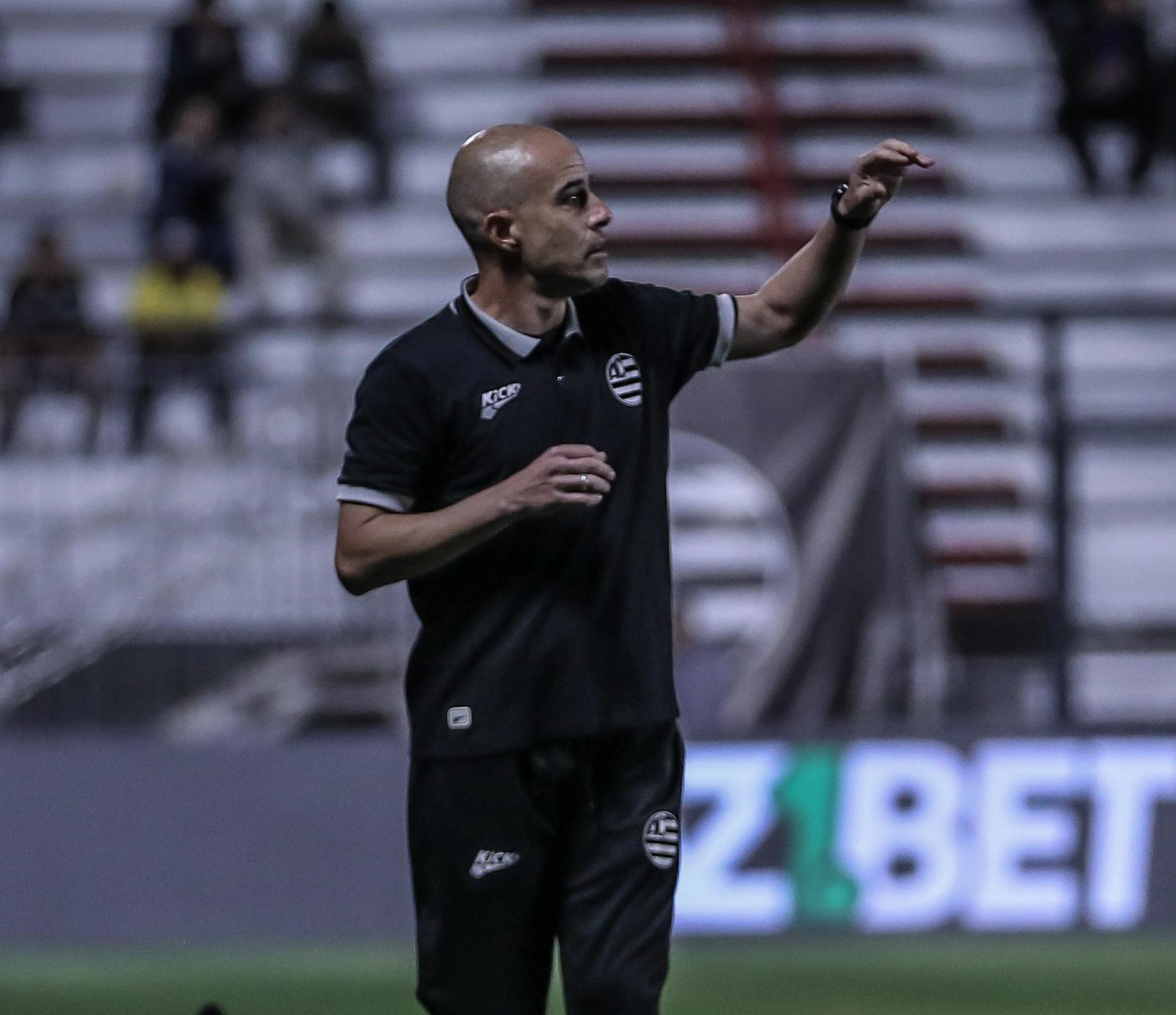 Rui Duarte diz que gol sofrido no início abalou Athletic na derrota para o América-MG: “Pior cenário”