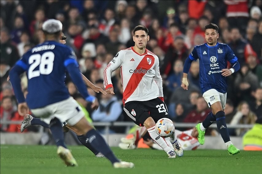 Inter oficializa contratação de Rodrigo Villagra; confira detalhes