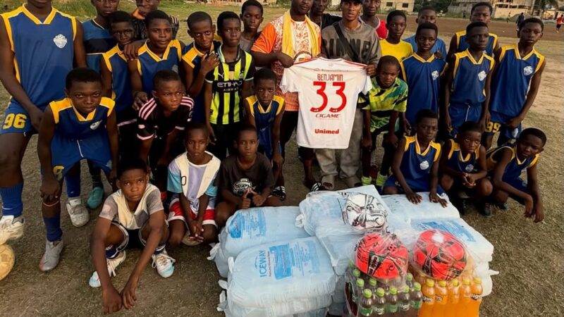 Conheça Benjamin Arhin, jovem do Inter que sonha ajudar comunidade em Gana