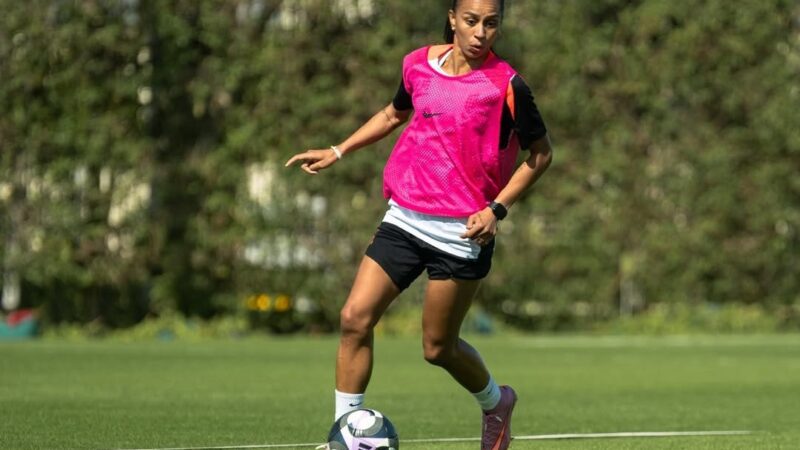 Ex-Corinthians, Adriana Silva se reapresenta no Al-Qadsiah para sequência do Sauditão Feminino