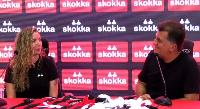 Vitória anuncia novo patrocínio de site de acompanhantes