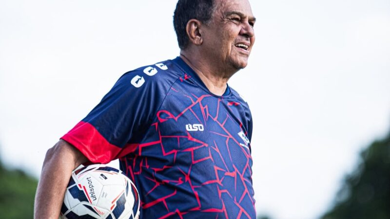 Piauí consegue efeito suspensivo, e zagueiro e técnico Diá são liberados para enfrentar o Atlético-PI