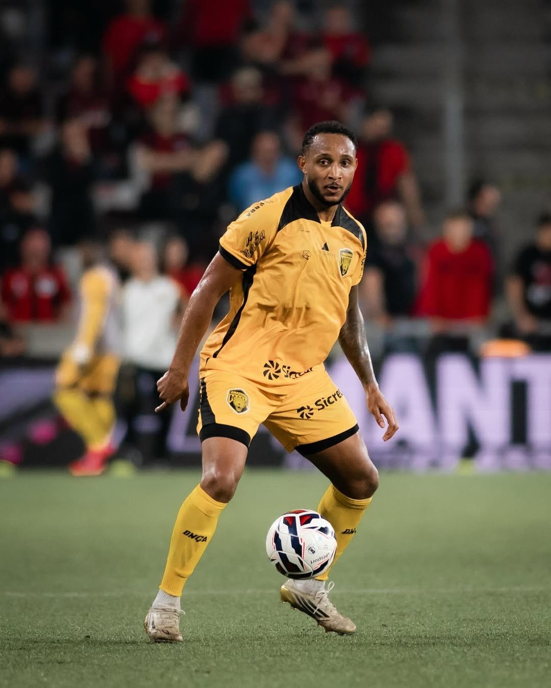 Novorizontino anuncia a contratação do lateral colombiano Nilson Castrillón