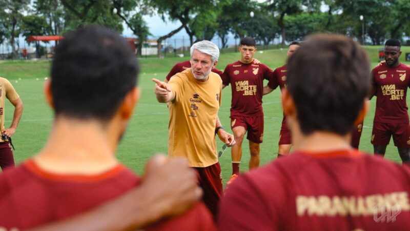 Athletico foca em estreia no Brasileirão, e elenco principal pode dividir atenção com o Paranaense