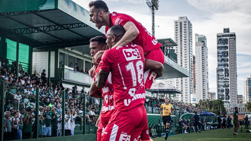 Goiás x Vila Nova: rivais levam a campo tabu recente no clássico