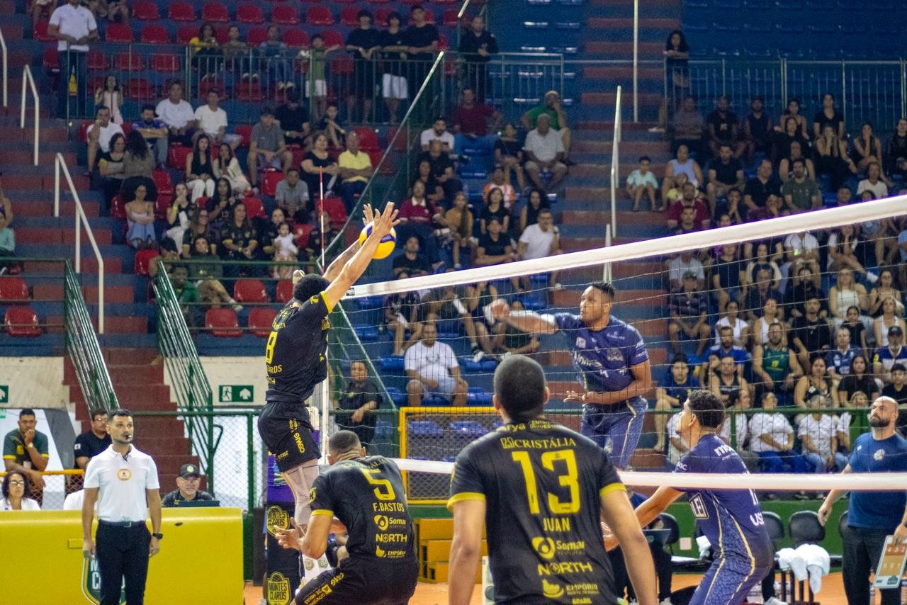 MOC Vôlei vence o Mogi-SP por 3 a 0 e segue invicto  na Superliga B
