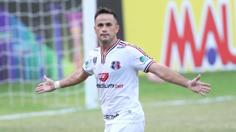 Última vitória do Santa Cruz na Ilha mandou Sport para o quadrangular do rebaixamento; relembre