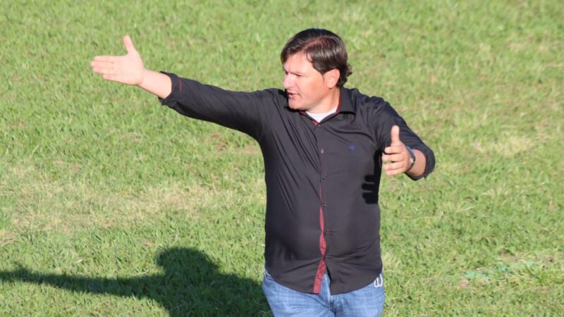 Palmas anuncia saídas de técnico e diretor de futebol após duas rodadas