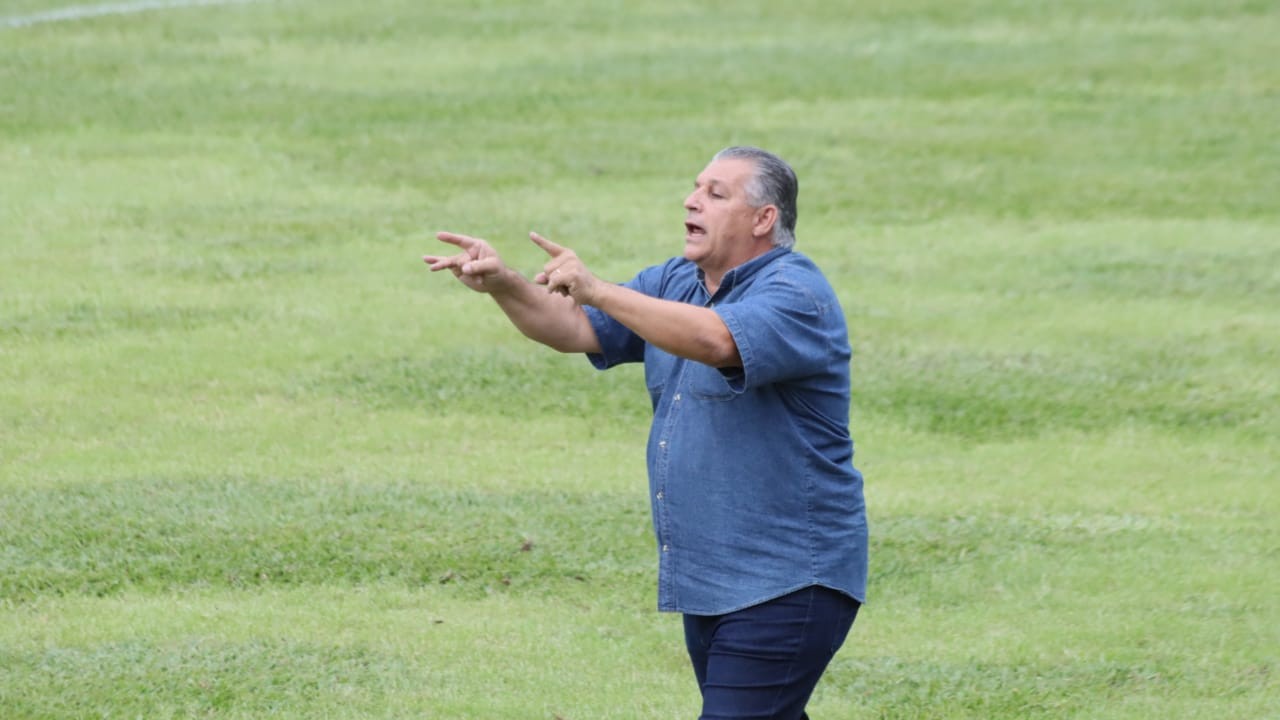 Juazeirense anuncia demissão do técnico Zé Humburto após dois jogos no Campeonato Baiano