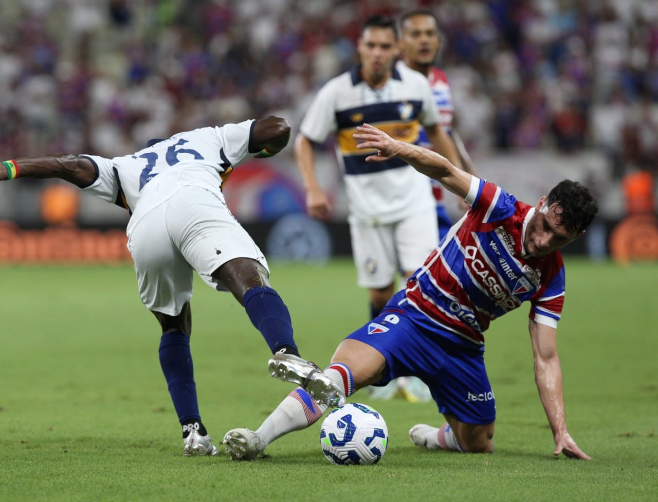 Martínez tem acordo com Vitória e busca rescisão com Fortaleza