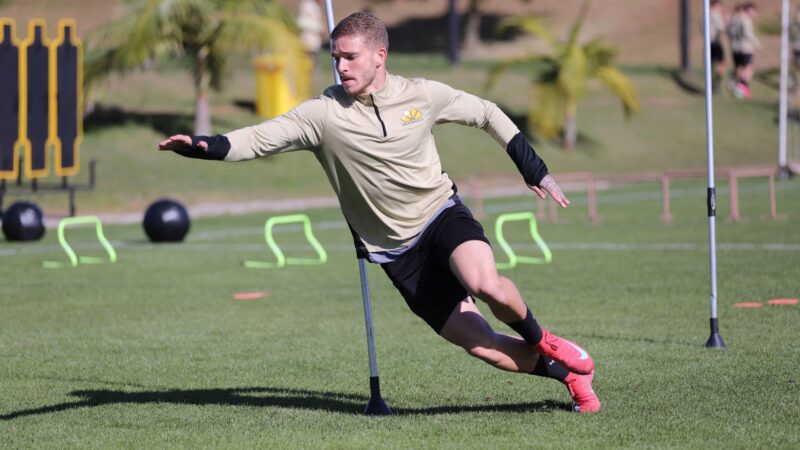 Volante Léo Naldi deixa o Criciúma e retorna ao Vitória