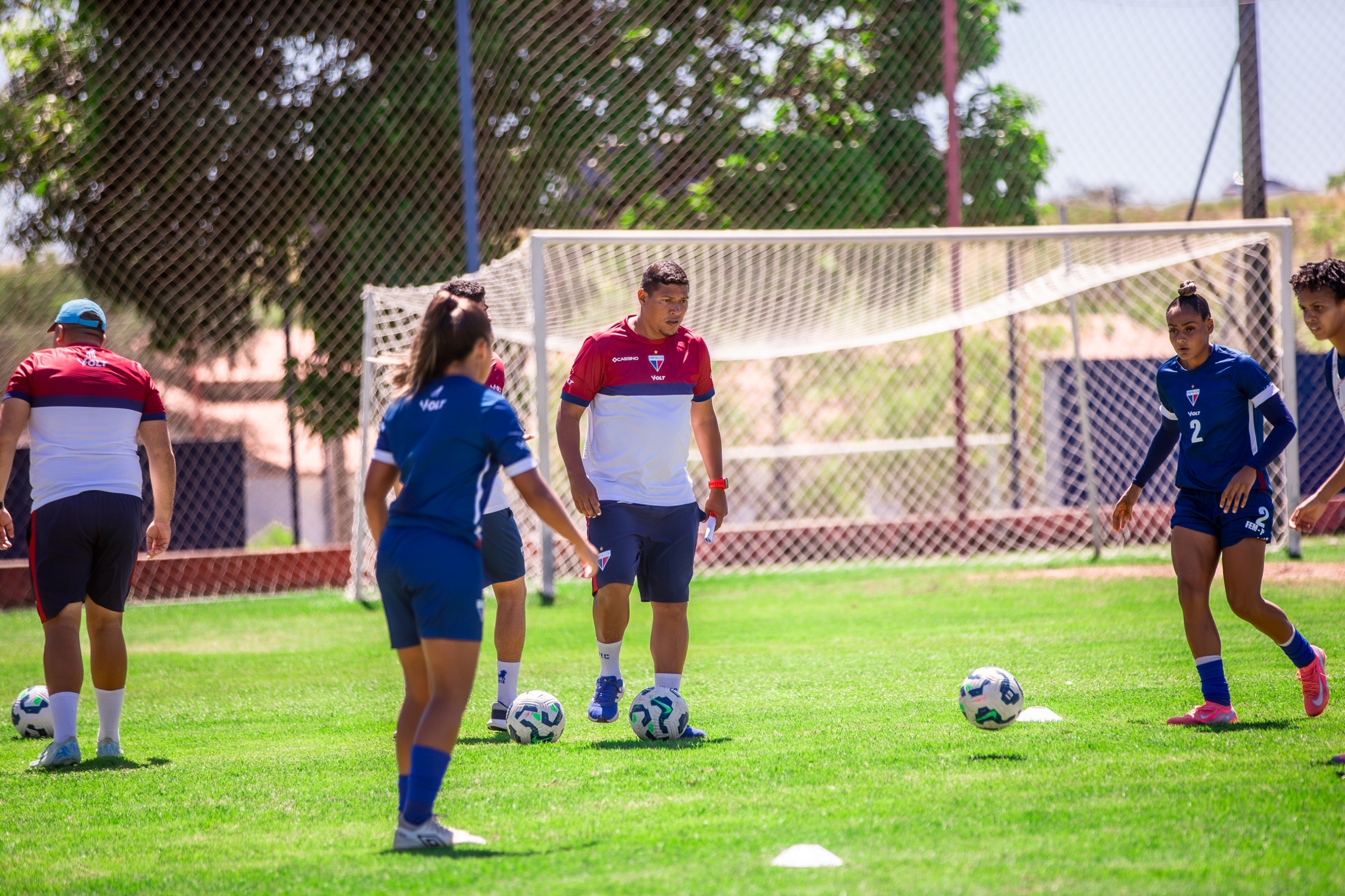 Após fim do futebol feminino, Erandir se despede do Fortaleza