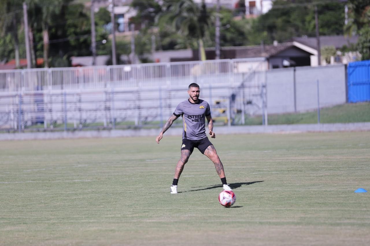Volante deixa o Criciúma antes mesmo da estreia