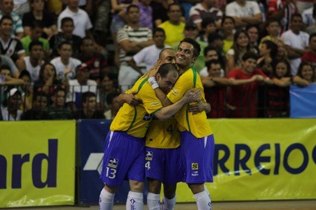 Golaço de Falcão, Verdão lotado e goleada da Seleção: veja como foi vinda do astro ao Piauí, há 14 anos