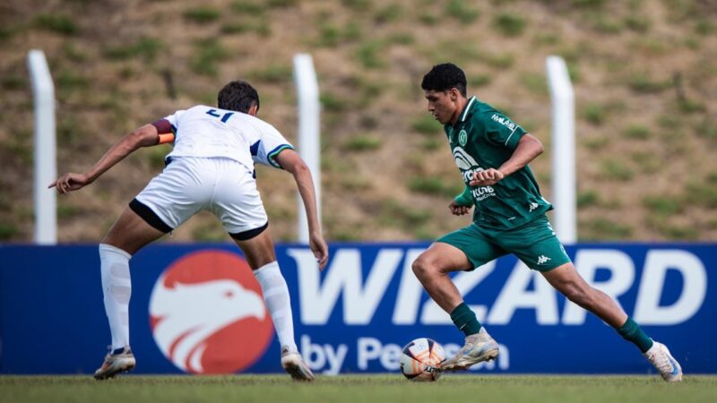 Copinha: Chapecoense aproveita jogador a mais, faz 3 a 0 no Santa Fé e avança em primeiro