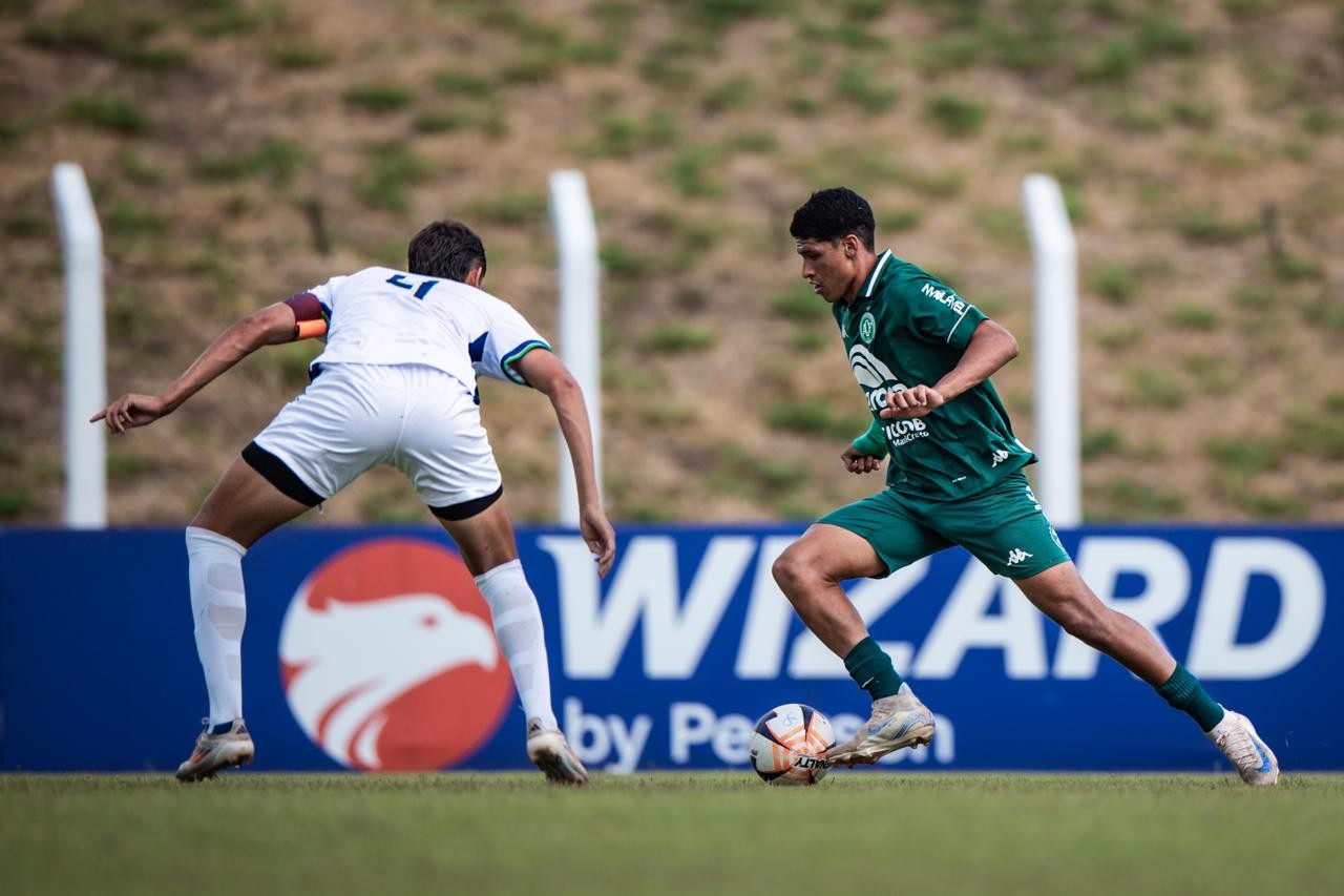 Copinha: Chapecoense aproveita jogador a mais, faz 3 a 0 no Santa Fé e avança em primeiro