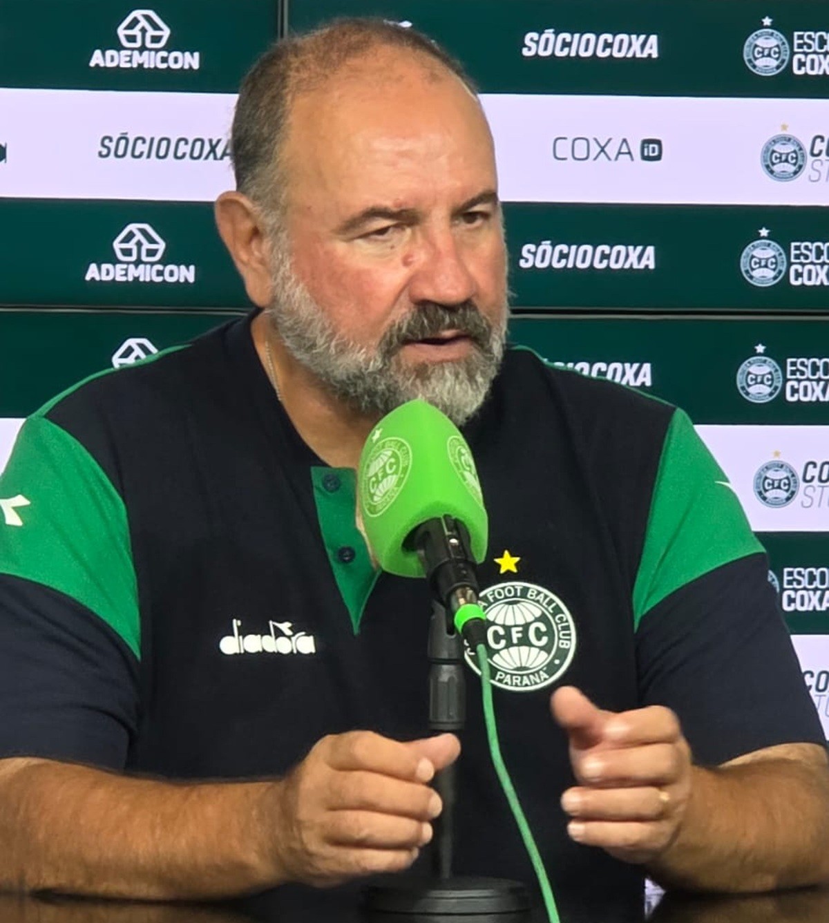PC de Oliveira aguarda avaliação interna após “despedida” do time alternativo no Paranaense