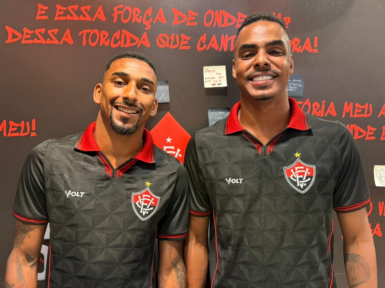 Apresentada, dupla do Vitória cita contato com Jair Ventura, lista qualidades, mas não marca estreia