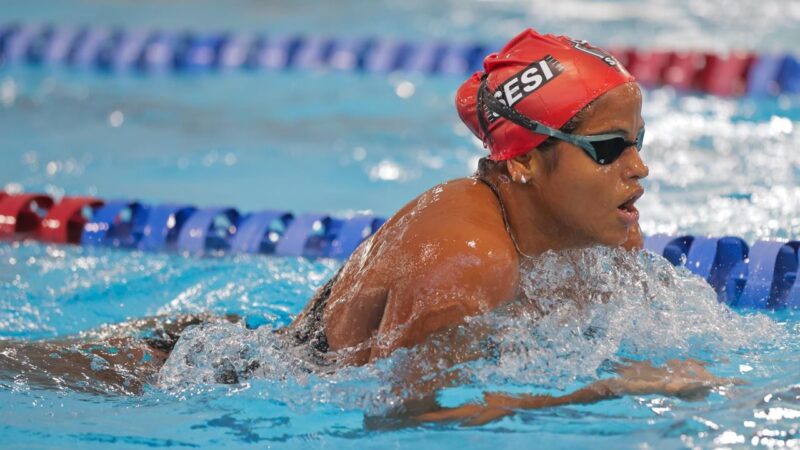 Etiene Medeiros anuncia retorno à natação após mais de 3 anos afastada e mira vaga em LA 2028