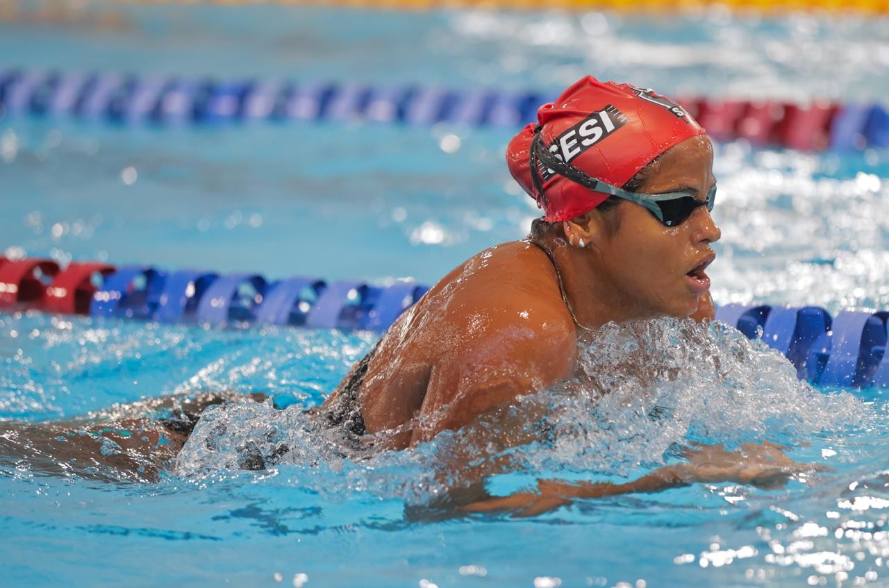 Etiene Medeiros anuncia retorno à natação após mais de 3 anos afastada e mira vaga em LA 2028