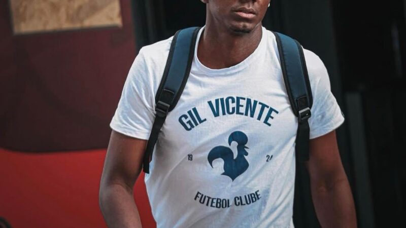 Andrew diz que pais eram torcedores do Flamengo e se empolga: “Maior clube do Brasil”