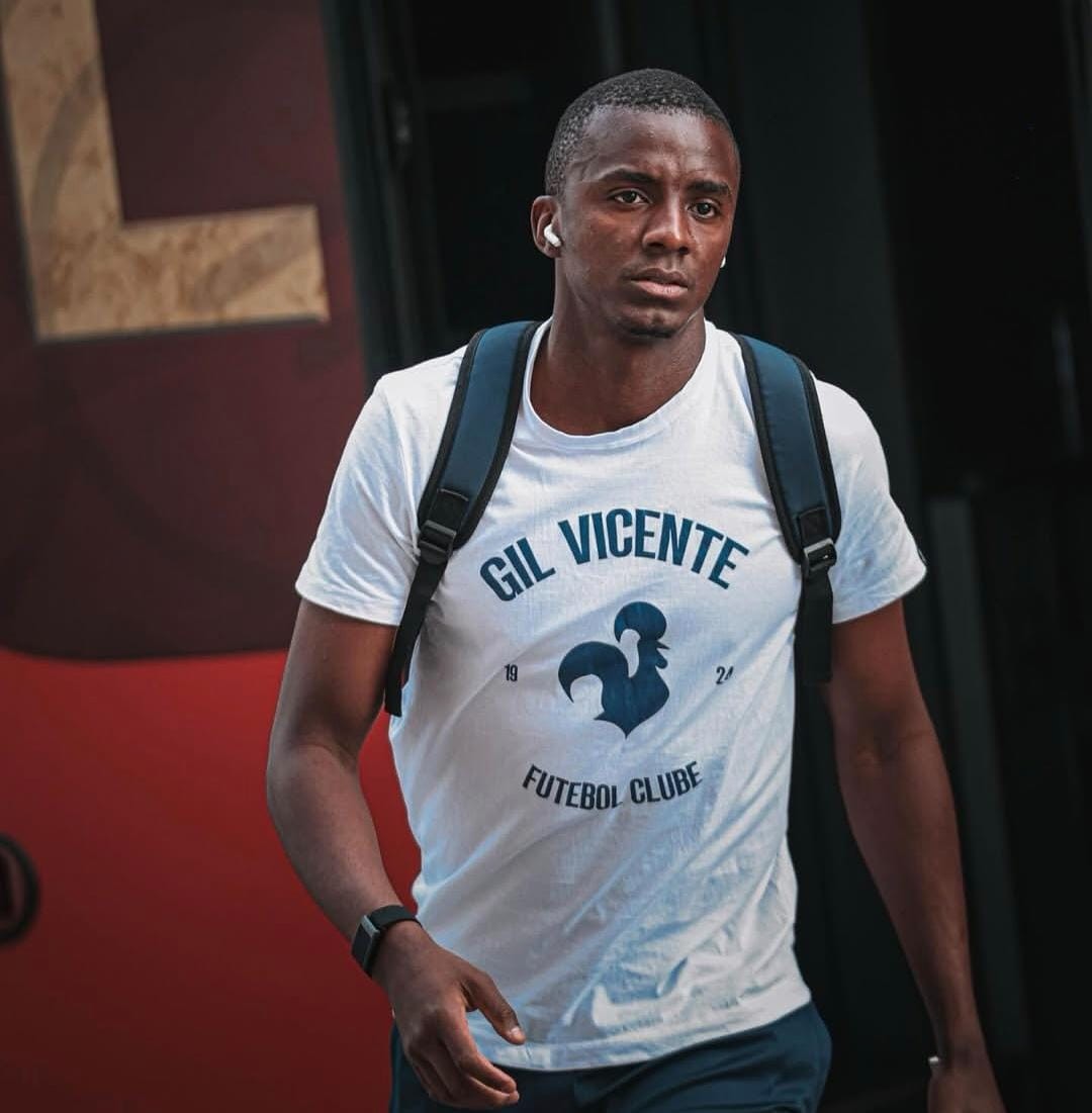 Andrew diz que pais eram torcedores do Flamengo e se empolga: “Maior clube do Brasil”