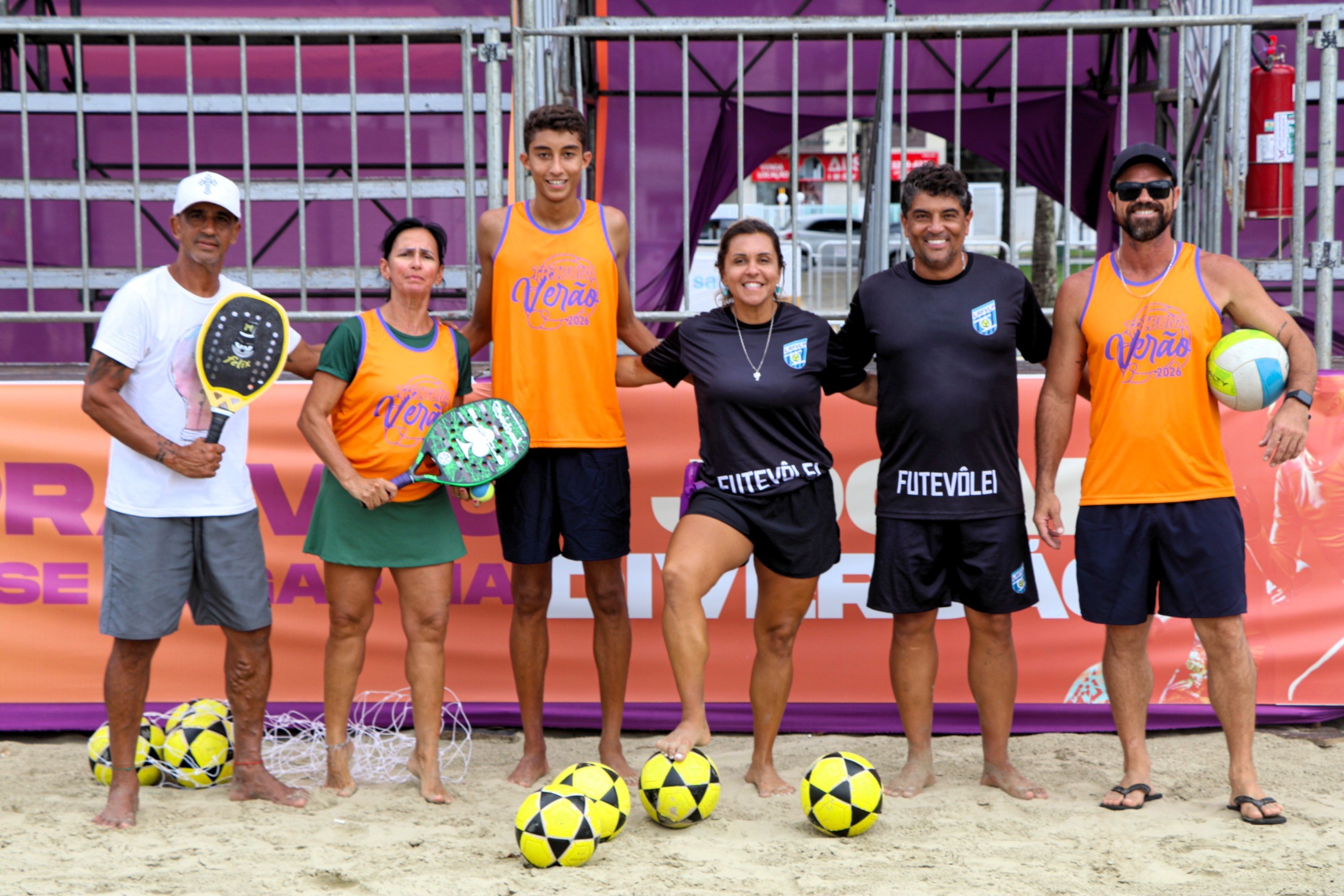 Tribuna Verão Santos agita praia do Gonzaga com aulas gratuitas de vôlei, futevôlei e beach tennis