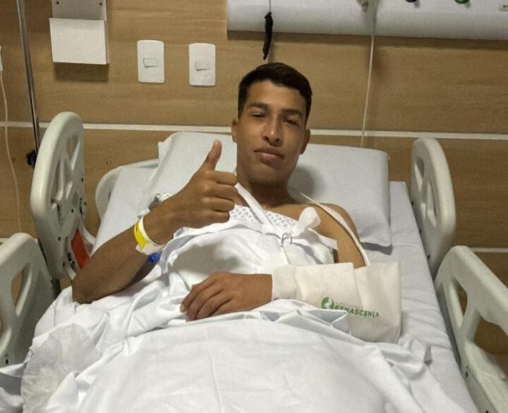 Goleiro do Confiança, Cadu é operado após fratura no braço
