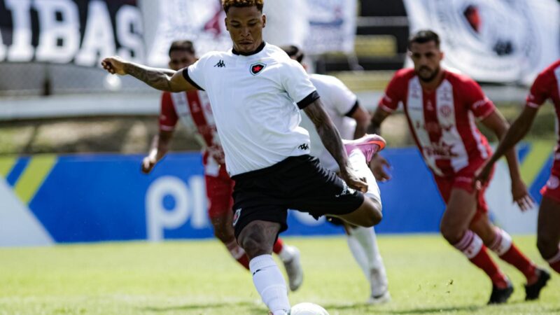 Pênalti relâmpago! Botafogo-PB sofre falta aos 29 segundos contra o Esporte de Patos pelo Paraibano
