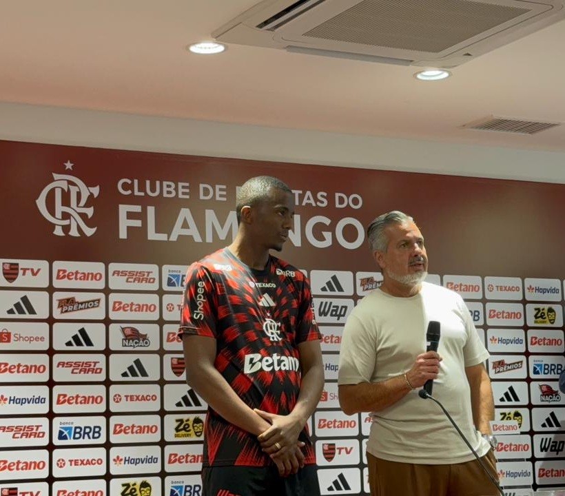 Flamengo apresenta Andrew
